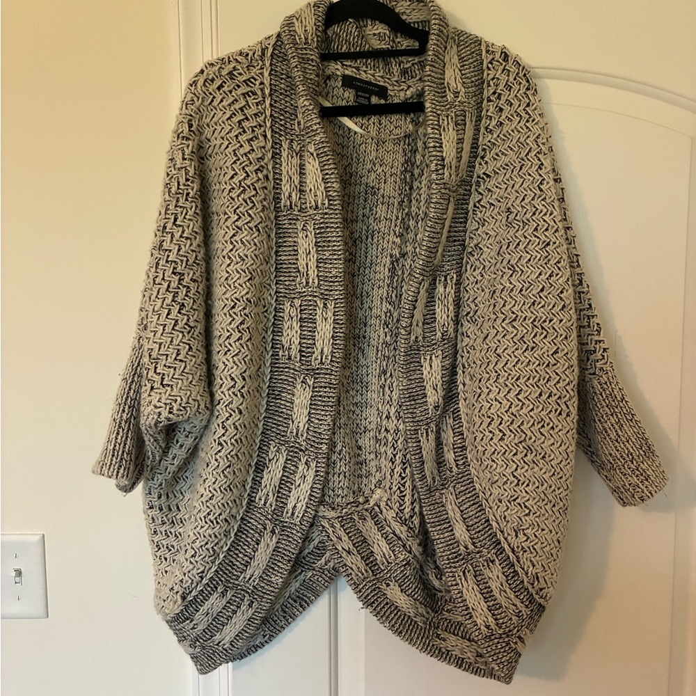 Atmosphere Brand Women’s Cable Knit Open Cardigan, Navy And White